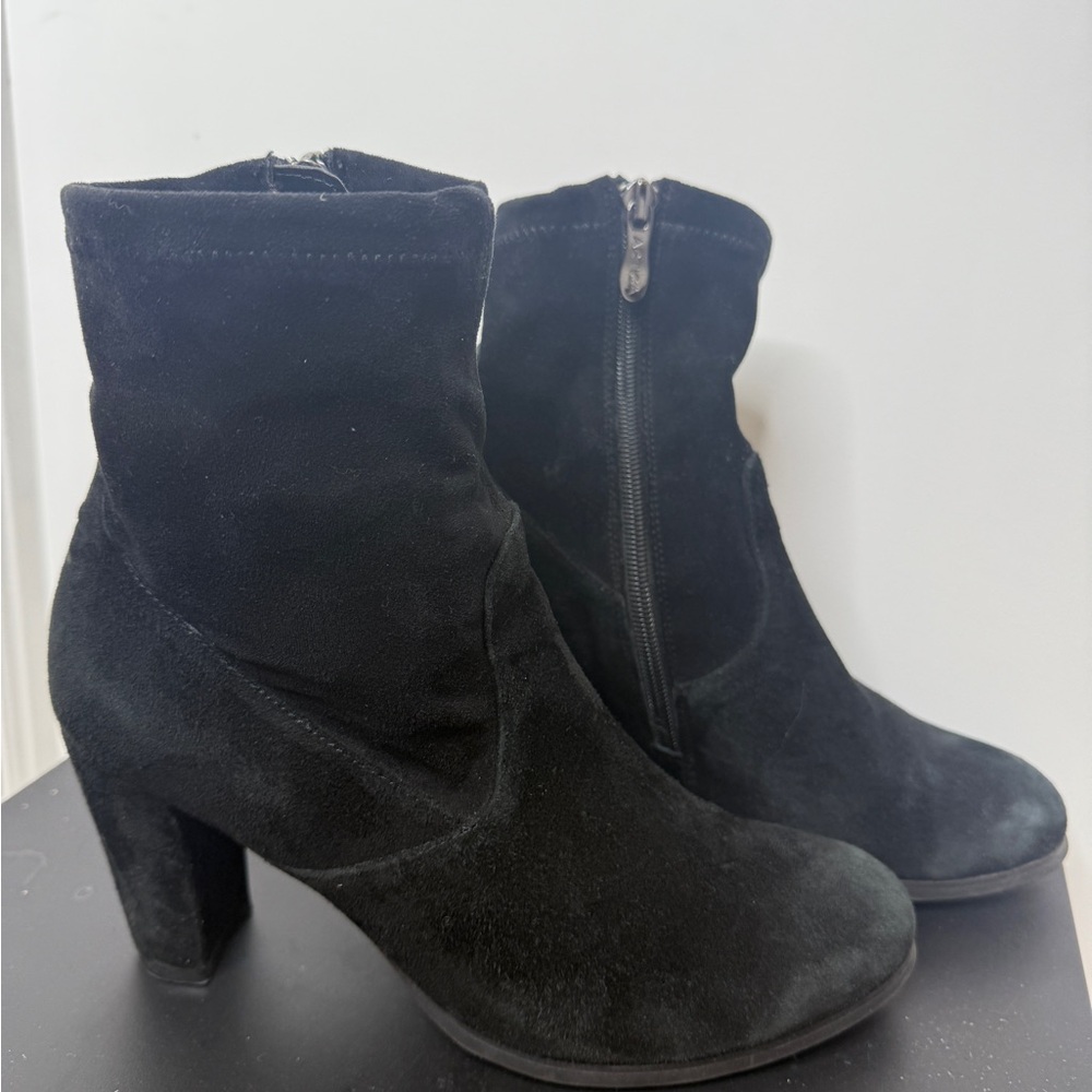 Chic Black Suede Heeled Boots